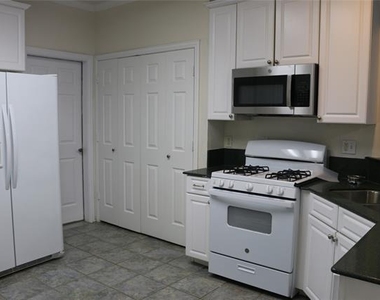 629 Park Place Drive - Photo Thumbnail 3