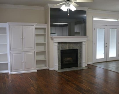 629 Park Place Drive - Photo Thumbnail 1
