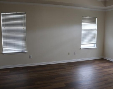 629 Park Place Drive - Photo Thumbnail 18