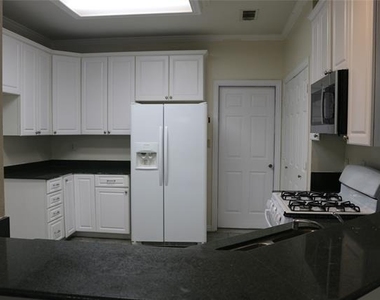 629 Park Place Drive - Photo Thumbnail 7