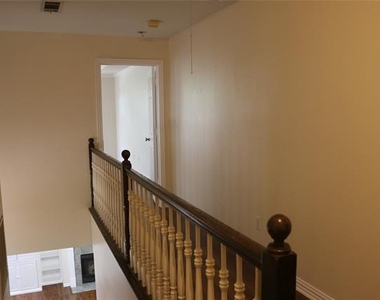 629 Park Place Drive - Photo Thumbnail 10