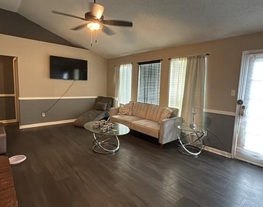 708 Port Richmond Way - Photo Thumbnail 2