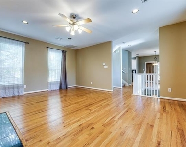 3903 Holland Avenue - Photo Thumbnail 11