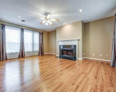 3903 Holland Avenue - Photo Thumbnail 10