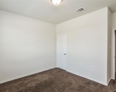 6317 Crownmere Drive - Photo Thumbnail 8
