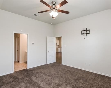 6317 Crownmere Drive - Photo Thumbnail 15