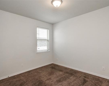6317 Crownmere Drive - Photo Thumbnail 9