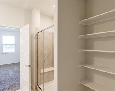 6317 Crownmere Drive - Photo Thumbnail 6