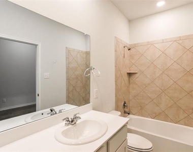 6317 Crownmere Drive - Photo Thumbnail 5