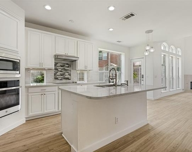 11160 Silver Horn Drive - Photo Thumbnail 15