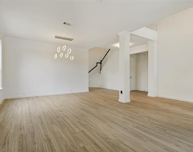 11160 Silver Horn Drive - Photo Thumbnail 14