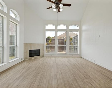 11160 Silver Horn Drive - Photo Thumbnail 10