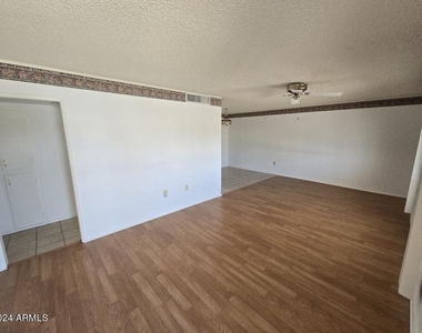 15457 N Ridgeview Road - Photo Thumbnail 3