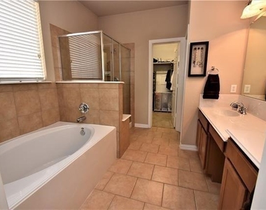 6213 Crator Drive - Photo Thumbnail 13