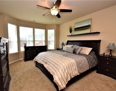 6213 Crator Drive - Photo Thumbnail 11