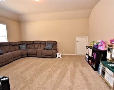6213 Crator Drive - Photo Thumbnail 14