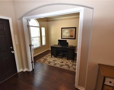 6213 Crator Drive - Photo Thumbnail 2