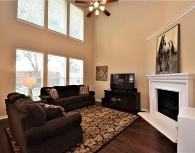 6213 Crator Drive - Photo Thumbnail 5