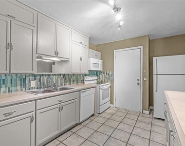 4723 Victor Street - Photo Thumbnail 5