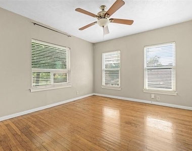 4723 Victor Street - Photo Thumbnail 8