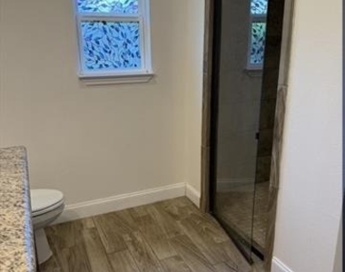 1421 Jones Street - Photo Thumbnail 2