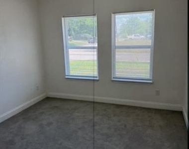1421 Jones Street - Photo Thumbnail 6