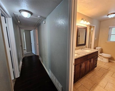 216 Wesley Drive - Photo Thumbnail 22