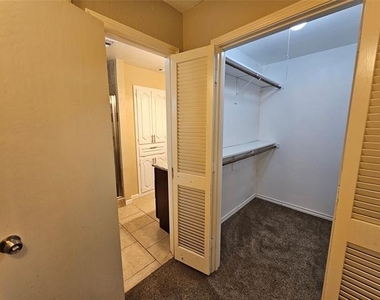 216 Wesley Drive - Photo Thumbnail 24