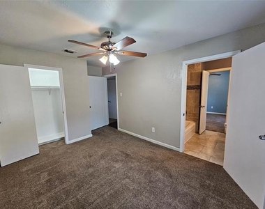 216 Wesley Drive - Photo Thumbnail 29
