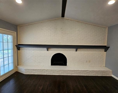216 Wesley Drive - Photo Thumbnail 9