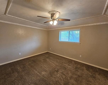 216 Wesley Drive - Photo Thumbnail 26