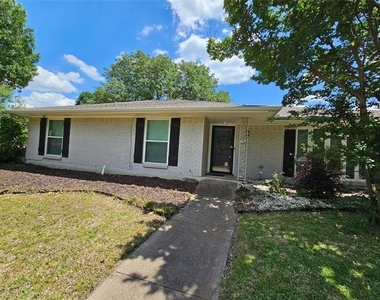 216 Wesley Drive - Photo Thumbnail 1