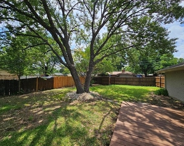 216 Wesley Drive - Photo Thumbnail 37