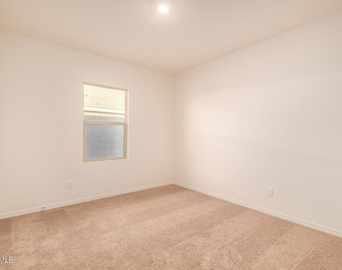 19585 W Annika Drive - Photo Thumbnail 18