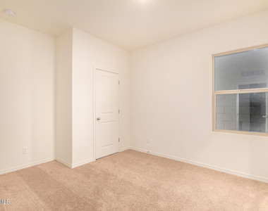 19585 W Annika Drive - Photo Thumbnail 17