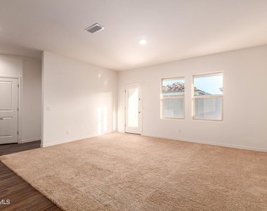 19585 W Annika Drive - Photo Thumbnail 5