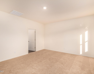 19585 W Annika Drive - Photo Thumbnail 21