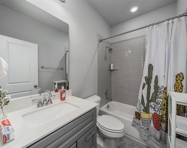 1526 Windermere Way - Photo Thumbnail 18