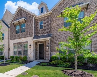 1526 Windermere Way - Photo Thumbnail 1