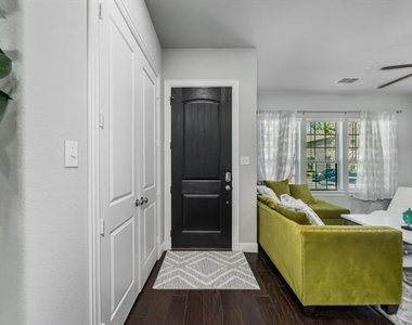 1526 Windermere Way - Photo Thumbnail 3