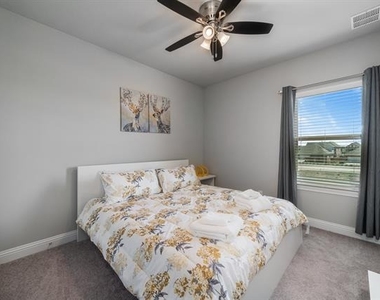 1526 Windermere Way - Photo Thumbnail 25