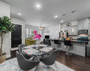 1526 Windermere Way - Photo Thumbnail 11