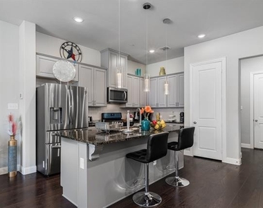 1526 Windermere Way - Photo Thumbnail 8