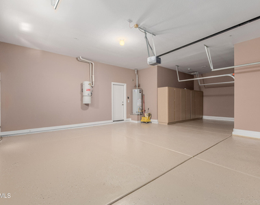 2324 W Blaylock Drive W - Photo Thumbnail 5