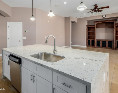 2324 W Blaylock Drive W - Photo Thumbnail 3