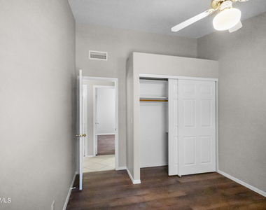 1214 E Beverly Lane - Photo Thumbnail 21