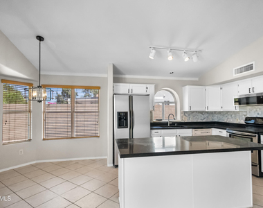 1214 E Beverly Lane - Photo Thumbnail 9