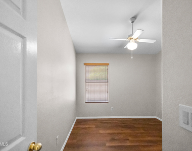 1214 E Beverly Lane - Photo Thumbnail 17