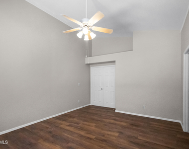1214 E Beverly Lane - Photo Thumbnail 13