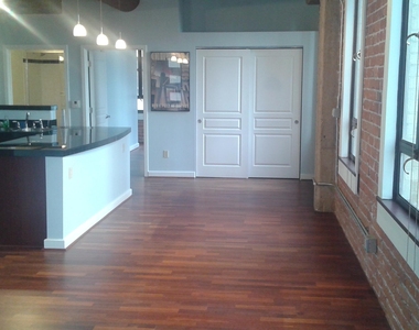 114 W Adams Street - Photo Thumbnail 10